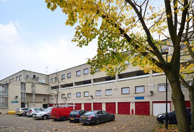  Image of 2 bedroom Flat for sale in Maple Close London N16 at Maple Close  Hackney, N16 6DF