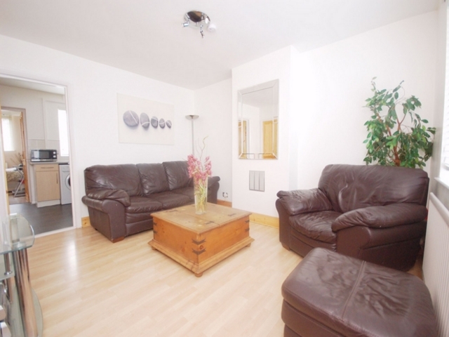  Image of 3 bedroom Terraced house for sale in Marian Way London NW10 at Harlesden Harlesden, NW10 4XH