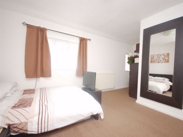  Image of 3 bedroom Terraced house for sale in Marian Way London NW10 at Harlesden Harlesden, NW10 4XH