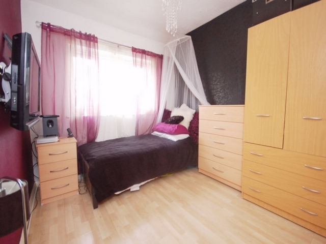  Image of 3 bedroom Terraced house for sale in Marian Way London NW10 at Harlesden Harlesden, NW10 4XH