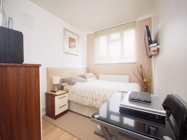  Image of 3 bedroom Terraced house for sale in Marian Way London NW10 at Harlesden Harlesden, NW10 4XH