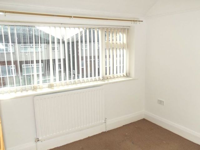  Image of 3 bedroom Semi-Detached house to rent in Marina Crescent Bootle L30 at Marina Crescent  Netherton, L30 1RS