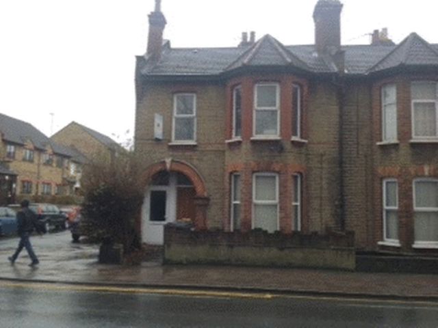  Image of 2 bedroom Property to rent in Markhouse Road London E17 at Markhouse Road  London, E17 8BJ
