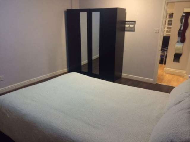  Image of 2 bedroom Apartment to rent in Great Cumberland Place London W1H at Cumberland Court Marylebone London, W1H 7DQ