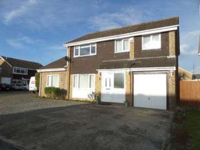  Image of 4 bedroom Detached house for sale in Masefield Close Newport Pagnell MK16 at Newport Pagnell, MK16 8DZ