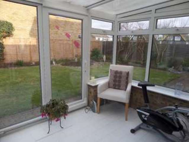  Image of 4 bedroom Detached house for sale in Masefield Close Newport Pagnell MK16 at Newport Pagnell, MK16 8DZ