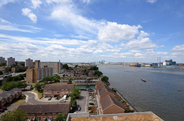  Image of 2 bedroom Flat for sale in Mast Quay London SE18 at Mast Quay  Woolwich, SE18 5NH
