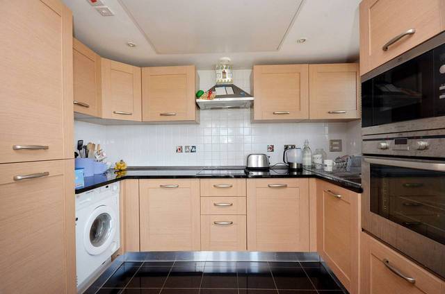  Image of 2 bedroom Flat for sale in Mast Quay London SE18 at Mast Quay  Woolwich, SE18 5NH