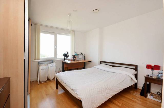  Image of 2 bedroom Flat for sale in Mast Quay London SE18 at Mast Quay  Woolwich, SE18 5NH