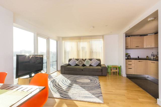  Image of 2 bedroom Flat to rent in Mast Quay London SE18 at Mast Quay  Woolwich, SE18 5NP