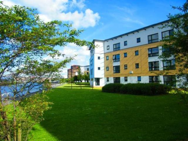  Image of 2 bedroom Flat to rent in Mavisbank Gardens Govan Glasgow G51 at City Centre Glasgow Glasgow, G51 1HQ