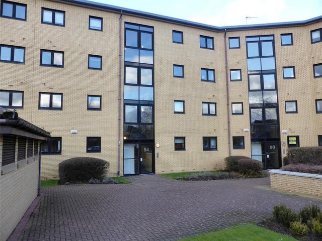  Image of 2 bedroom Flat to rent in Mavisbank Gardens Govan Glasgow G51 at City Centre Glasgow Glasgow, G51 1HQ