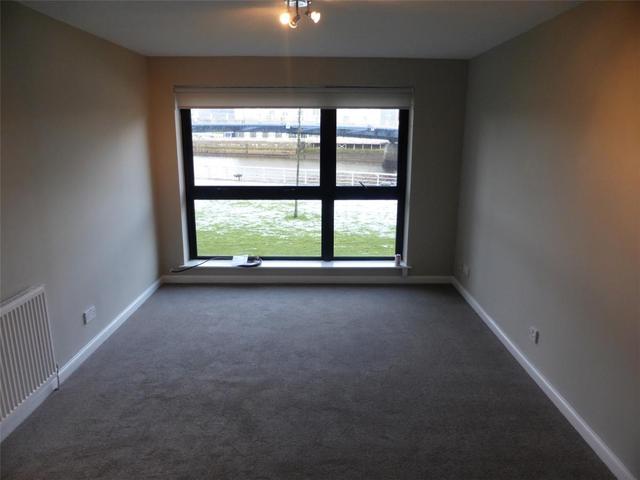  Image of 2 bedroom Flat to rent in Mavisbank Gardens Govan Glasgow G51 at City Centre Glasgow Glasgow, G51 1HQ