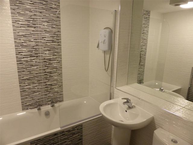  Image of 2 bedroom Flat to rent in Mavisbank Gardens Govan Glasgow G51 at City Centre Glasgow Glasgow, G51 1HQ