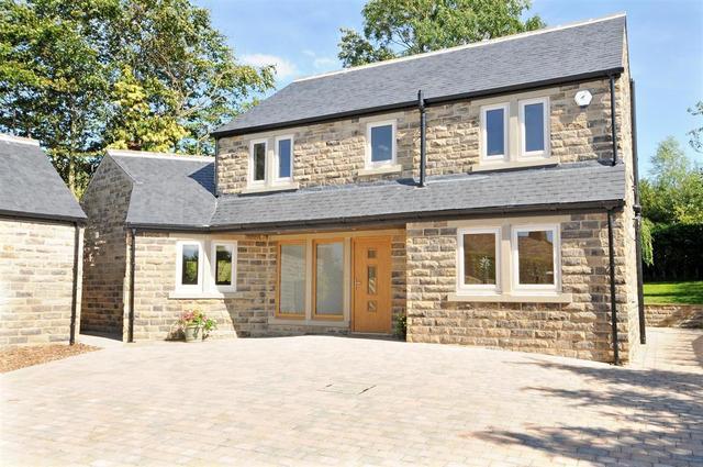  Image of 4 bedroom Detached house for sale in Mawcroft Grange Drive Yeadon Leeds LS19 at Yeadon Leeds Rawdon, LS19 6DJ