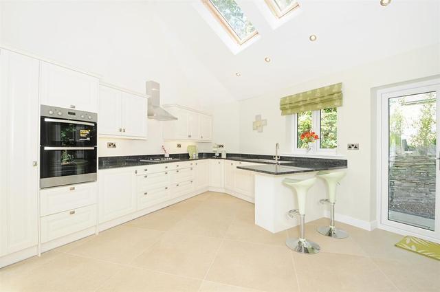  Image of 4 bedroom Detached house for sale in Mawcroft Grange Drive Yeadon Leeds LS19 at Yeadon Leeds Rawdon, LS19 6DJ