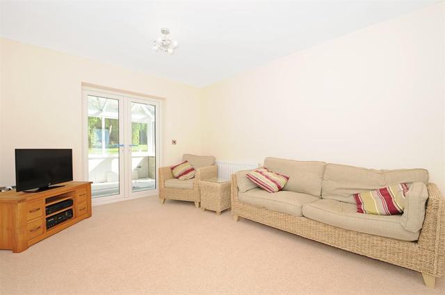  Image of 4 bedroom Detached house for sale in Mawcroft Grange Drive Yeadon Leeds LS19 at Yeadon Leeds Rawdon, LS19 6DJ