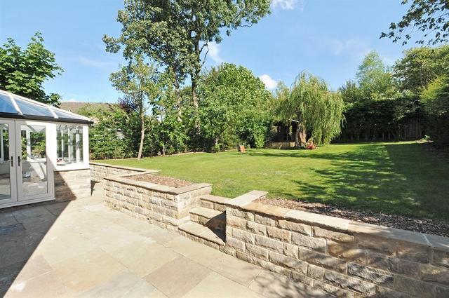  Image of 4 bedroom Detached house for sale in Mawcroft Grange Drive Yeadon Leeds LS19 at Yeadon Leeds Rawdon, LS19 6DJ