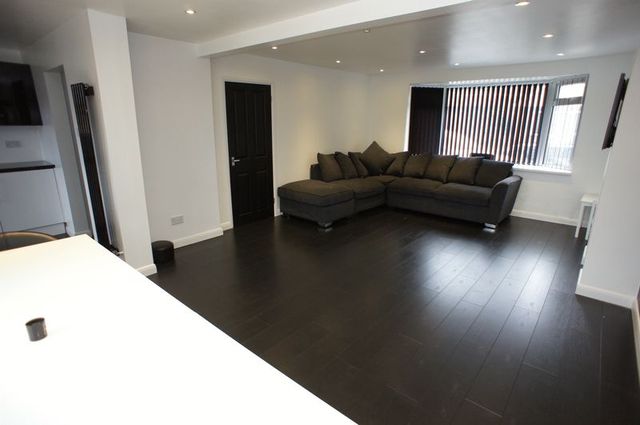  Image of 3 bedroom Semi-Detached house for sale in May Avenue Canvey Island SS8 at May Avenue  Canvey Island, SS8 7EY