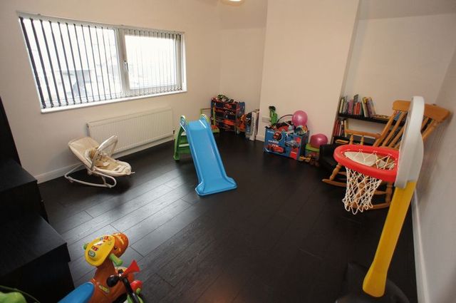  Image of 3 bedroom Semi-Detached house for sale in May Avenue Canvey Island SS8 at May Avenue  Canvey Island, SS8 7EY