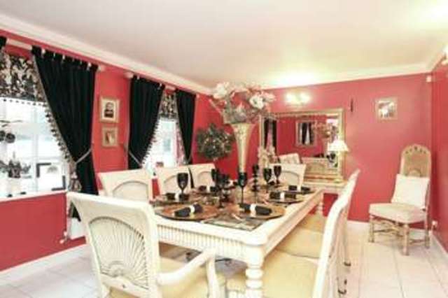  Image of 5 bedroom Detached house for sale in May Lodge Drive Rufford Newark NG22 at May Lodge Drive Rufford Newark, NG22 9DE