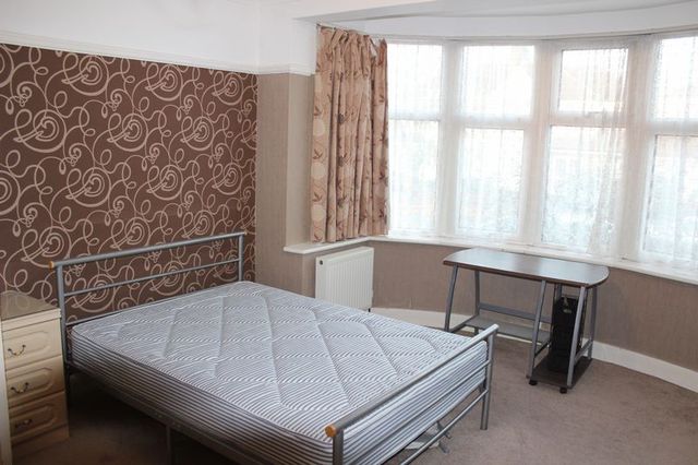  Image of 1 bedroom Flat to rent in Mayfield Avenue Harrow HA3 at Mayfield Avenue  Harrow, HA3 8EU