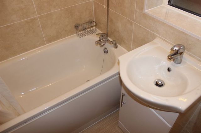 Image of 1 bedroom Flat to rent in Mayfield Avenue Harrow HA3 at Mayfield Avenue  Harrow, HA3 8EU