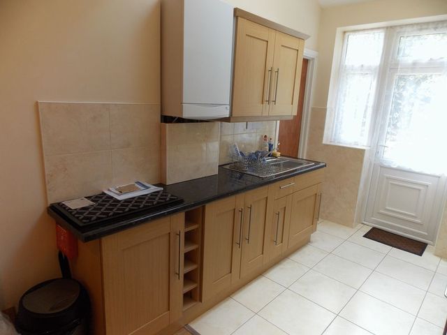  Image of 6 bedroom Detached house to rent in Mayfield Close Hillingdon Uxbridge UB10 at Mayfield Close  Uxbridge, UB10 0DU