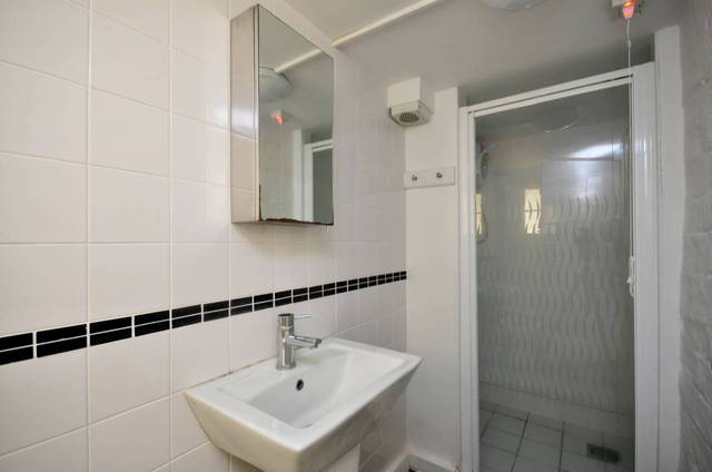  Image of Studio flat to rent in Mayola Road London E5 at Mayola Road  Clapton, E5 0RG