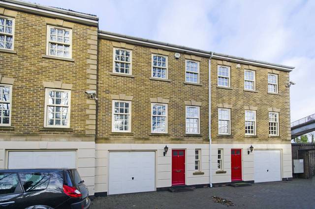  Image of 3 bedroom Detached house to rent in Mayston Mews London SE10 at Mayston Mews  Greenwich, SE10 0LY