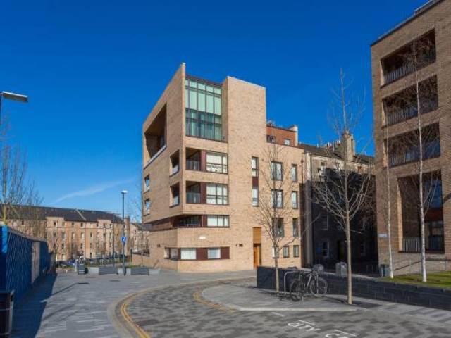  Image of 2 bedroom Flat to rent in Mcewan Square Edinburgh EH3 at Fountainbridge Edinburgh Edinburgh, EH3 8EN