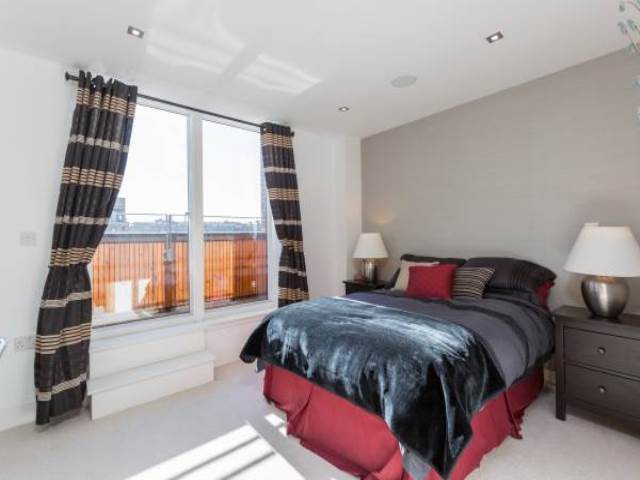  Image of 2 bedroom Flat to rent in Mcewan Square Edinburgh EH3 at Fountainbridge Edinburgh Edinburgh, EH3 8EN
