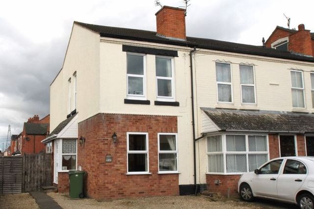  Image of 3 bedroom Semi-Detached house to rent in Mcintyre Road Worcester WR2 at Mcintyre Road  Worcester, WR2 5LG