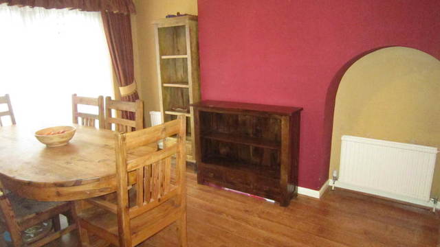  Image of 3 bedroom Semi-Detached house to rent in Meadow View Road Hayes UB4 at Middlesex  Hayes, UB4 8HA