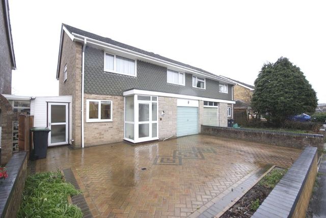  Image of 4 bedroom Semi-Detached house for sale in Meadow Walk Gosport PO13 at Meadow Walk  Gosport, PO13 0YN