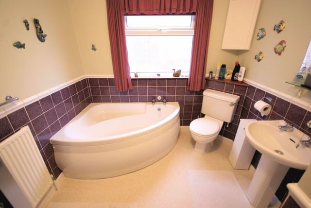  Image of 4 bedroom Semi-Detached house for sale in Meadow Walk Gosport PO13 at Meadow Walk  Gosport, PO13 0YN