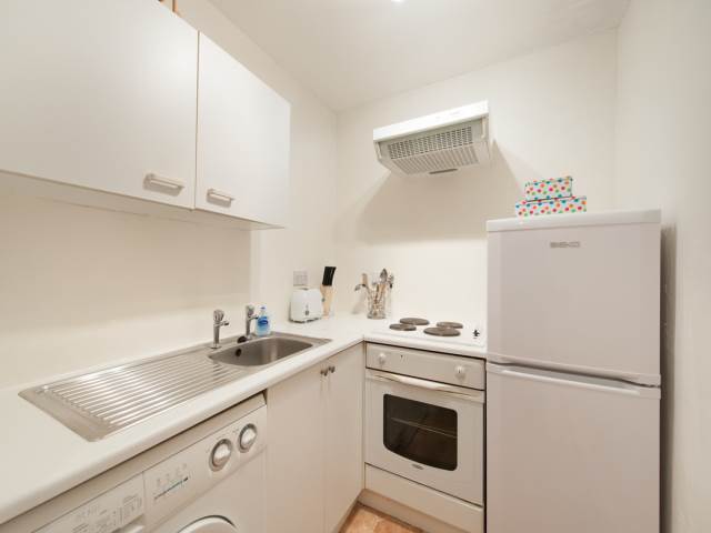 Image of 1 bedroom Detached house to rent in Meadowbank Avenue Edinburgh EH8 at Meadowbank Edinburgh Edinburgh, EH8 7AP