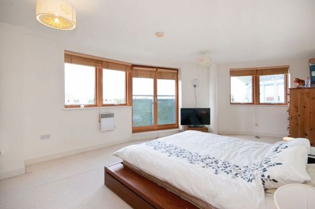  Image of 2 bedroom Flat to rent in Meath Crescent London E2 at Meath Crescent  London, E2 0QL
