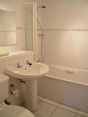  Image of 1 bedroom Flat to rent in Medwin Gardens East Kilbride Glasgow G75 at East Kilbride South Lanarkshire South Lanarkshire, G75 8JZ