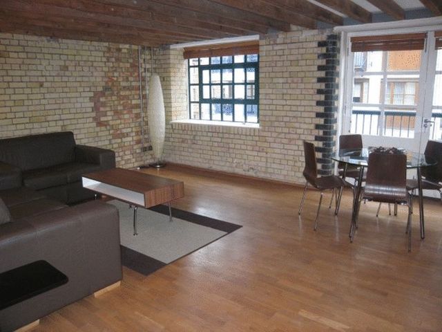  Image of 2 bedroom Flat to rent in Wapping Wall London E1W at Wapping Wall  London, E1W 3SJ