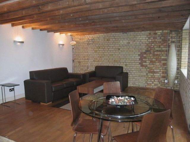  Image of 2 bedroom Flat to rent in Wapping Wall London E1W at Wapping Wall  London, E1W 3SJ