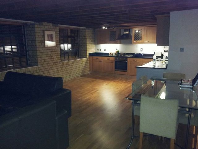  Image of 2 bedroom Flat to rent in Wapping Wall London E1W at Wapping Wall  London, E1W 3SJ