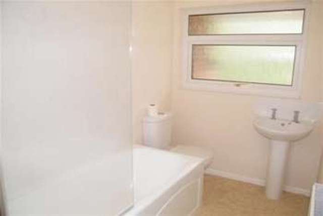  Image of 2 bedroom Detached house to rent in Mercia Way Warwick CV34 at Warwick, CV34 4QB