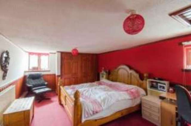  Image of 4 bedroom Semi-Detached house for sale in Mere Lane Armthorpe Doncaster DN3 at Armthorpe Doncaster Armthorpe, DN3 2BZ