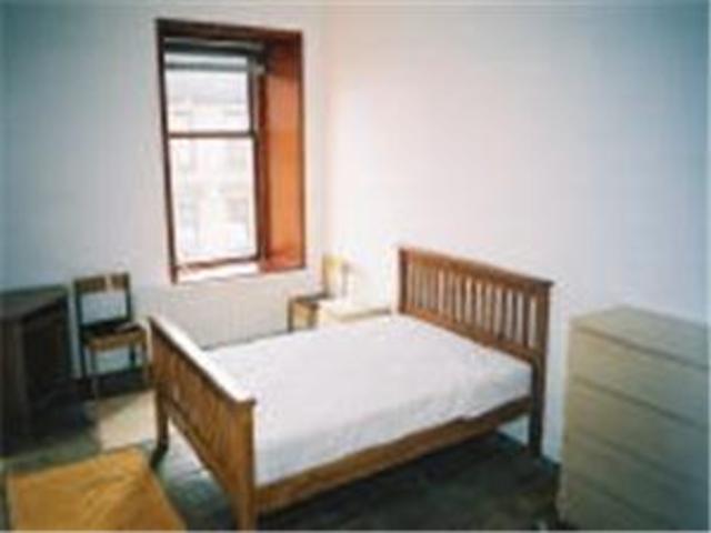  Image of 2 bedroom Flat to rent in Merkland Street Glasgow G11 at Partick Glasgow Glasgow, G11 6DB