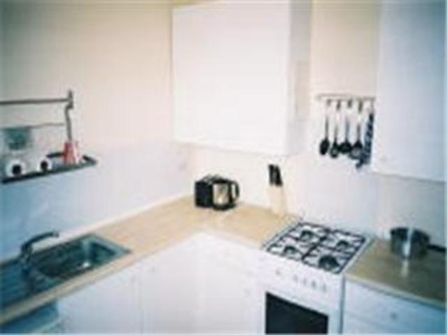  Image of 2 bedroom Flat to rent in Merkland Street Glasgow G11 at Partick Glasgow Glasgow, G11 6DB