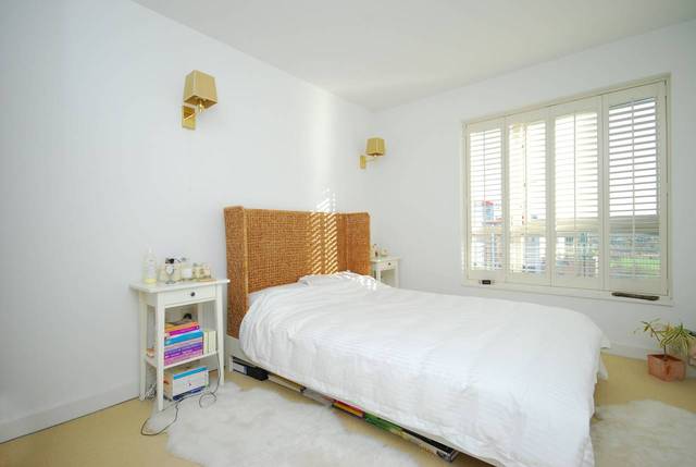  Image of 2 bedroom Flat for sale in John Harrison Way London SE10 at Metcalfe Court  Greenwich, SE10 0BZ