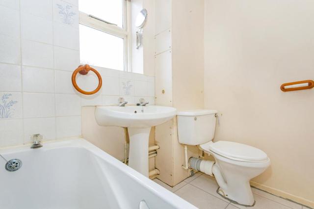  Image of Flat for sale in Stubbs Drive London SE16 at Michelangelo Court Stubbs Drive Rotherhithe, SE16 3EB