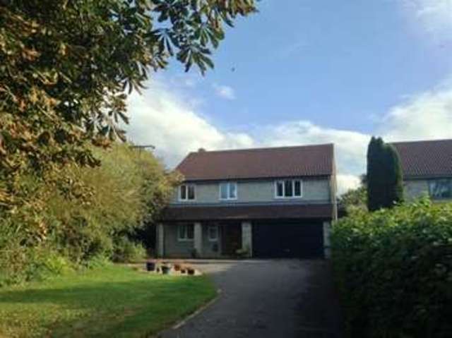  Image of 5 bedroom Detached house for sale in Middle Brooks Street BA16 at Street, BA16 0TU