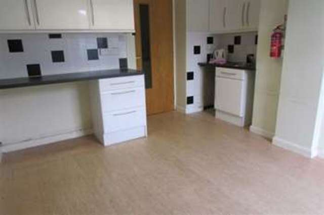  Image of 5 bedroom Semi-Detached house for sale in Middle Leigh Street BA16 at Street, BA16 0LA